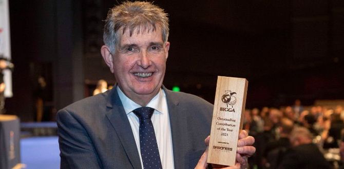 David Golding collected the Outstanding Contribution Award at BTME 2023.jpg 1
